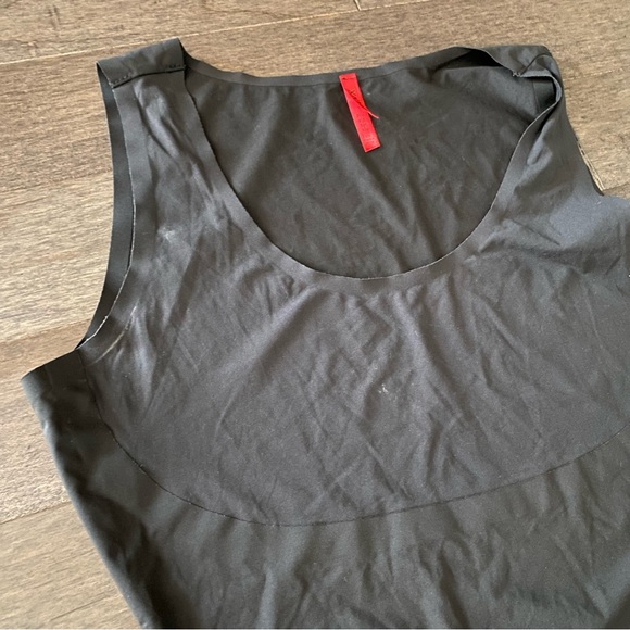 Spanx scoop neck shape wear tank - Picture 3 of 3